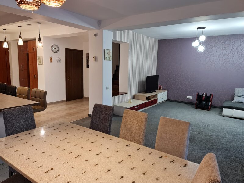 Pipera, American Village,